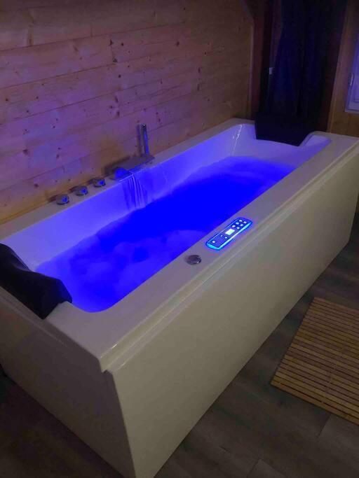 Cottage Cocooning Romantique Avec Jaccuzzi Prive Ancinnes Экстерьер фото